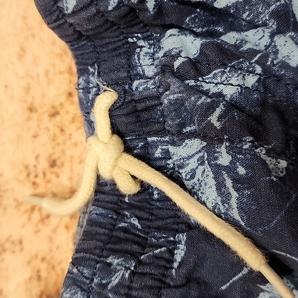 Baby boy Gap shorts - Picture 3 of 9